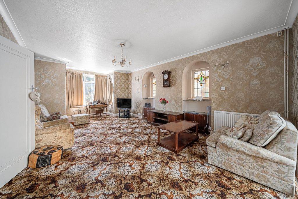 Property photo 3 of 28 4928963