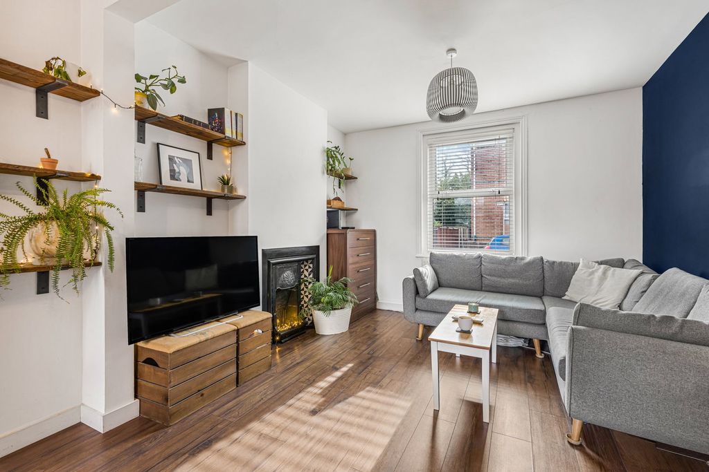 Property photo 2 of 17