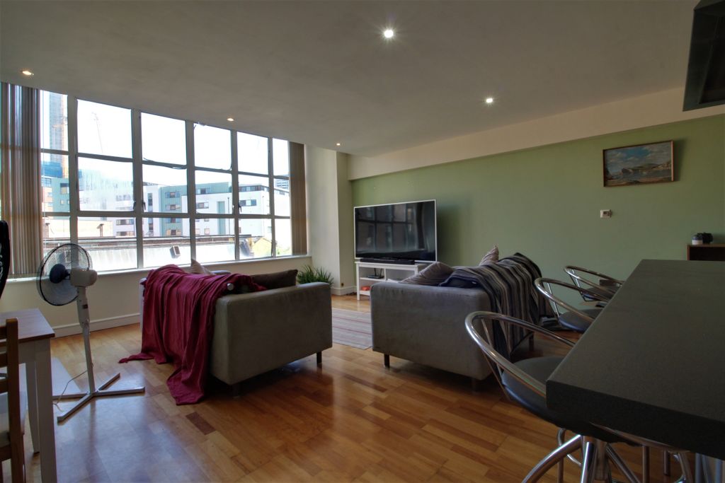 Property photo 2 of 12