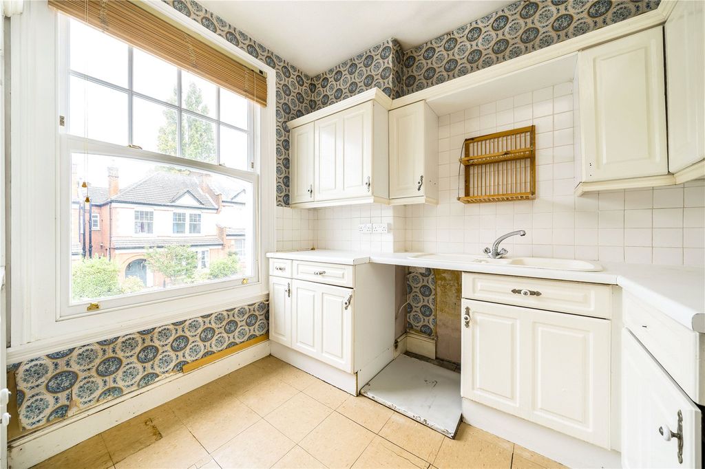 Property photo 3 of 6 Picture No. 14