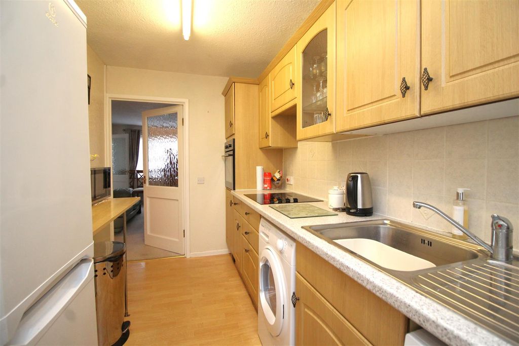 Property photo 3 of 9 Kitchen 2 .Jpg