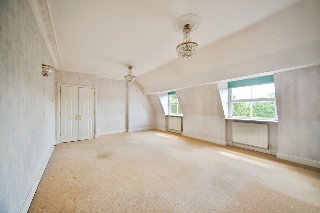 Property photo 3 of 16 Photo