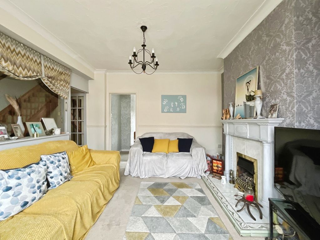 Property photo 3 of 14 169Cb7A4-5-4231-959E-63984423C74C-1985-000000B334A0E0C5