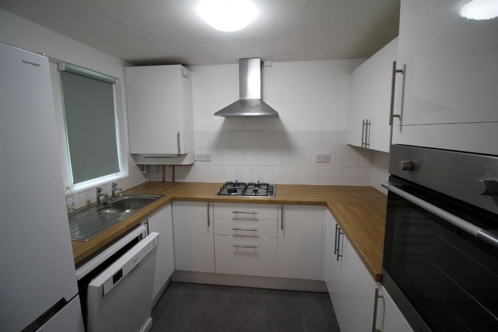 Property photo 2 of 14