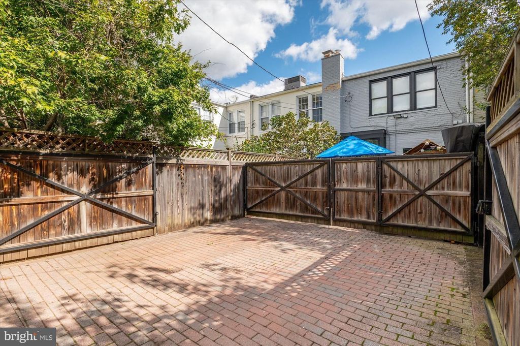 Property photo 2 of 23 <Alttext/>