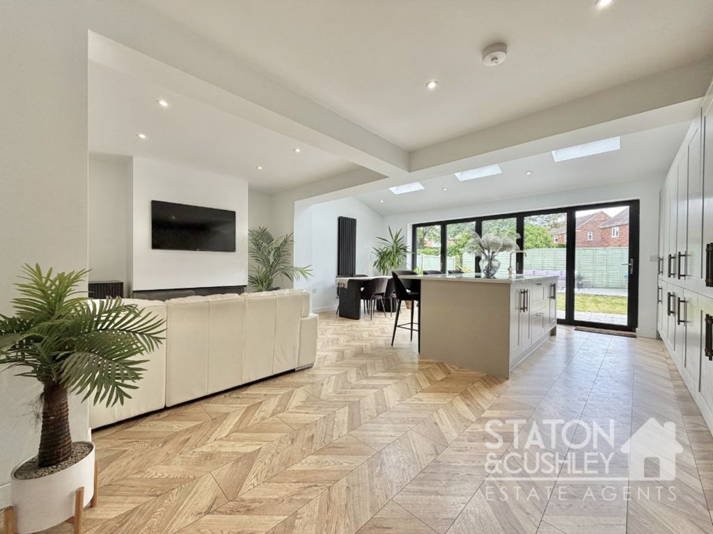 Property photo 2 of 30