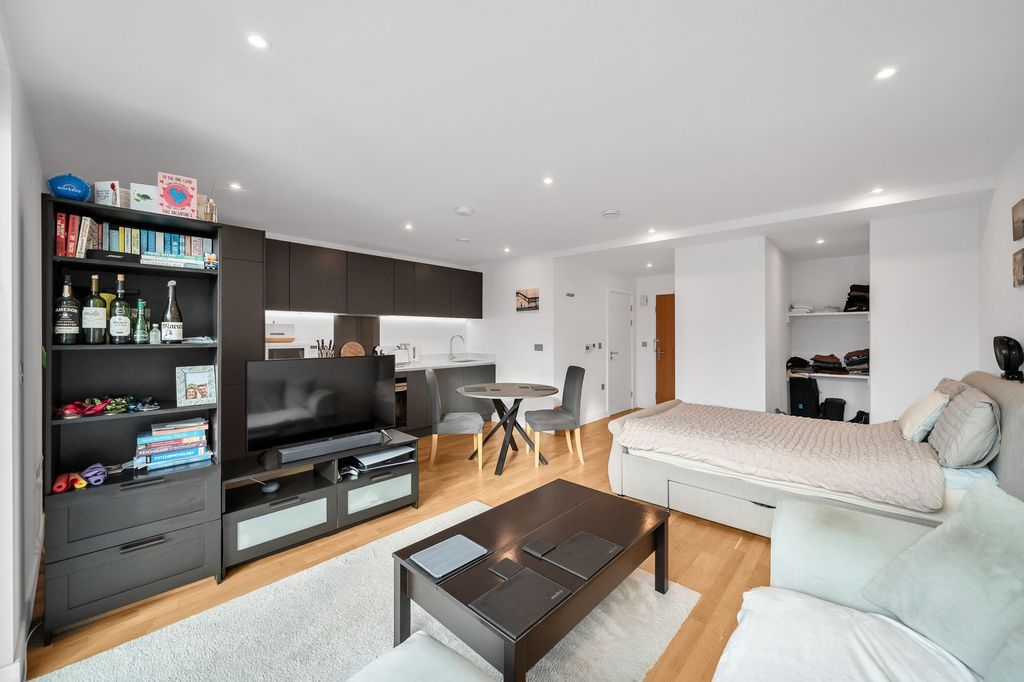 Property photo 3 of 16