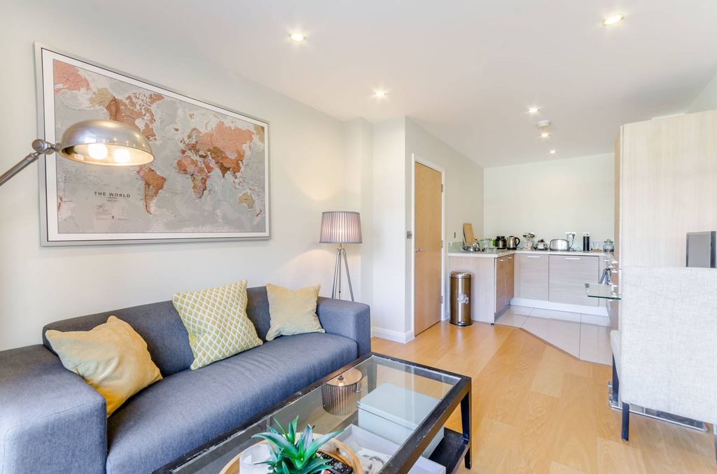 Property photo 2 of 8