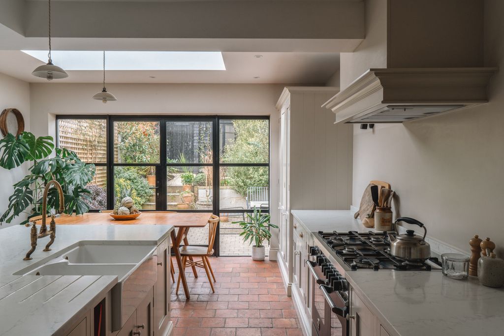 Property photo 2 of 32 269181 - 50Romanroad_Highres-40.Jpg