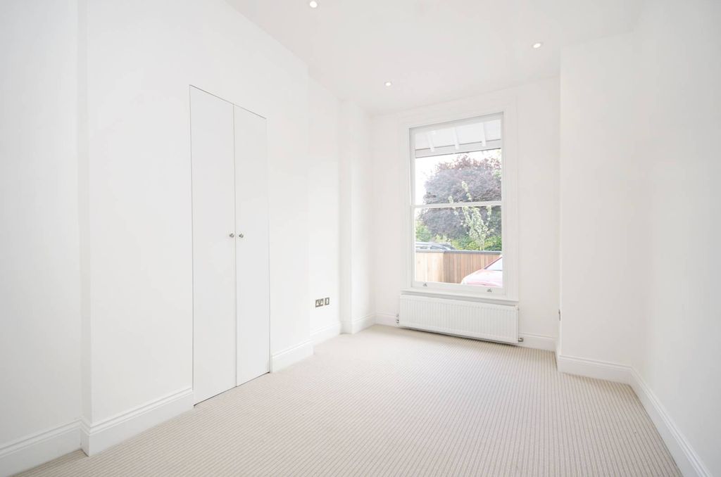 Property photo 3 of 6