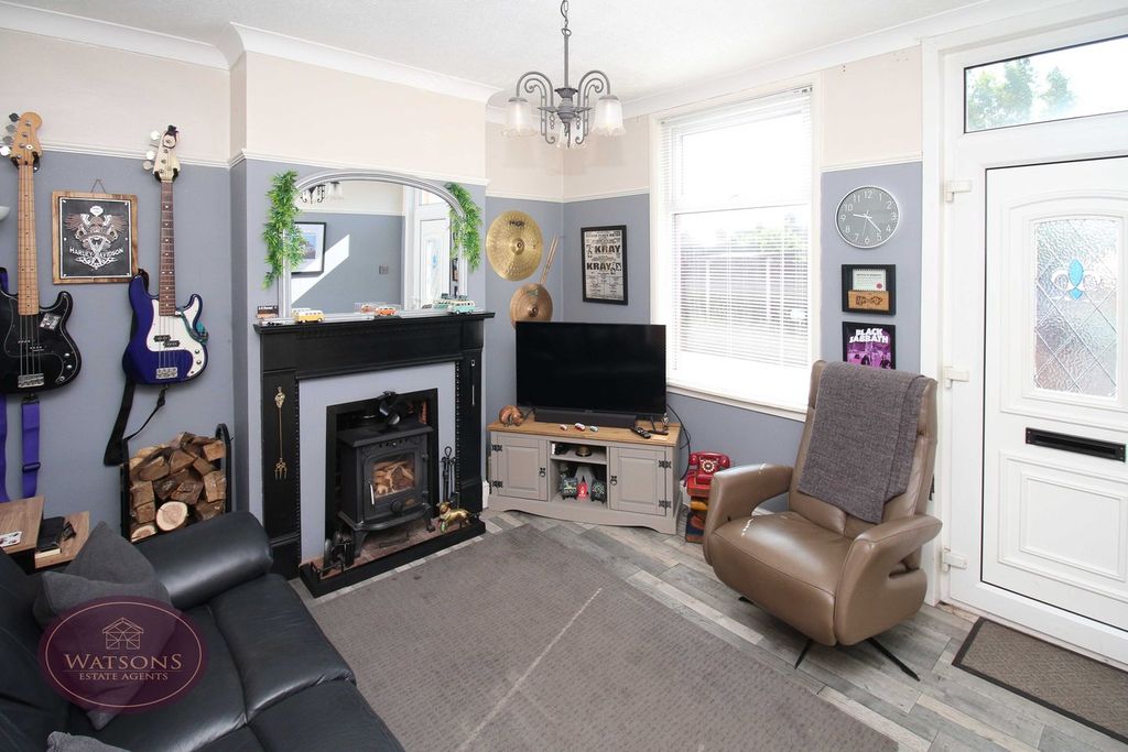 Property photo 2 of 17