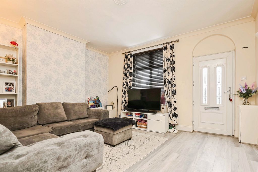 Property photo 2 of 19