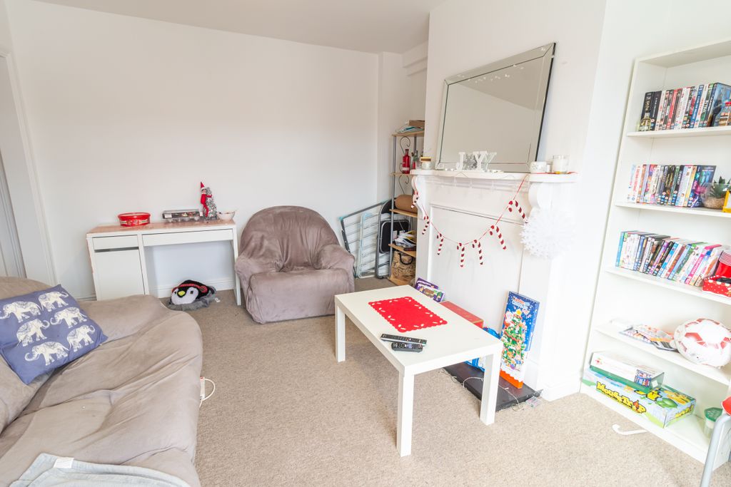 Property photo 3 of 12