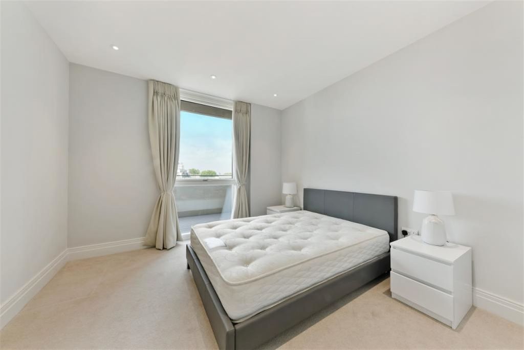 Property photo 2 of 12 1