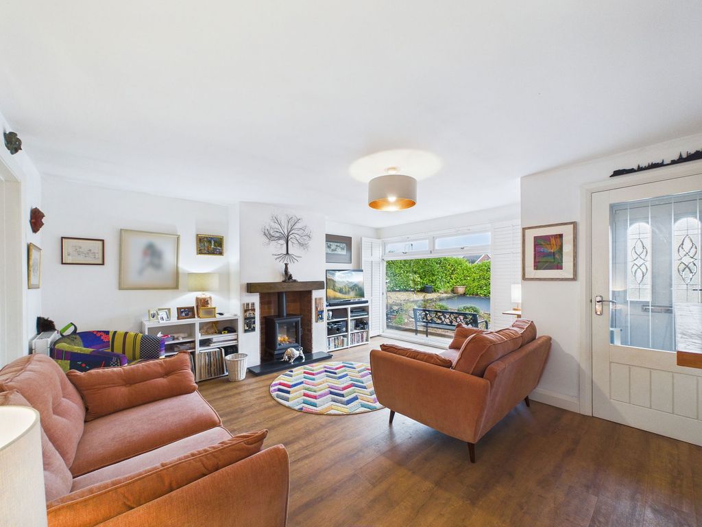 Property photo 2 of 25