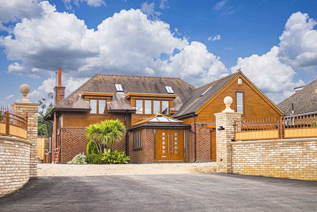 Property photo 1 of 37