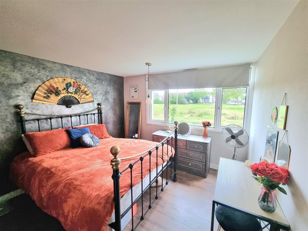 Property photo 3 of 14 Bedroom