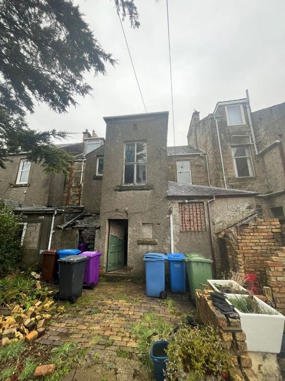 Property photo 1 of 3