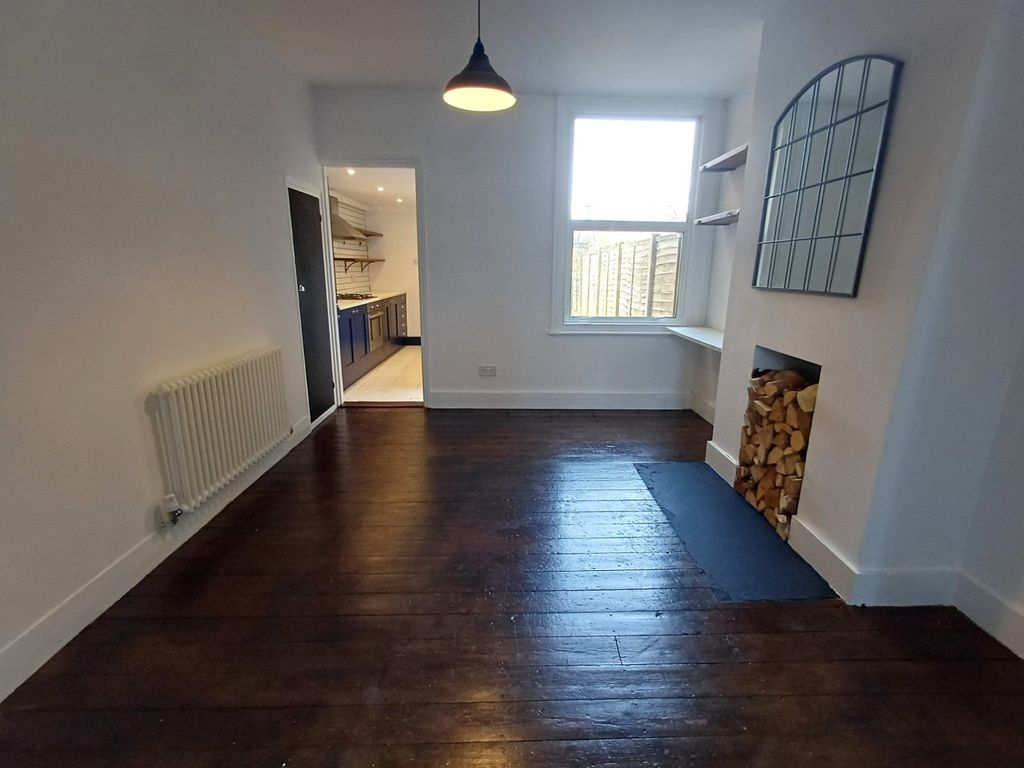 Property photo 3 of 10 Picture 3