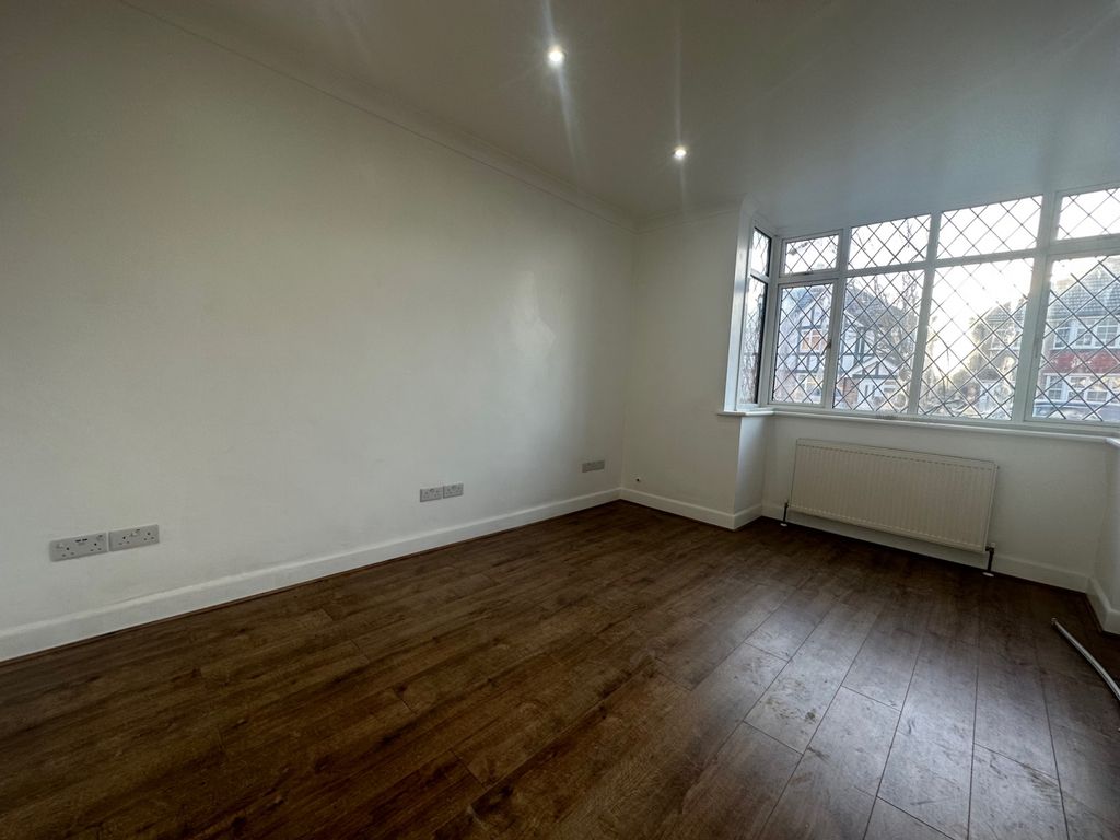 Property photo 2 of 11 Gallery