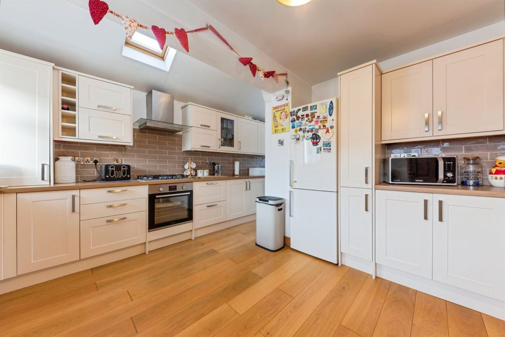 Property photo 3 of 20