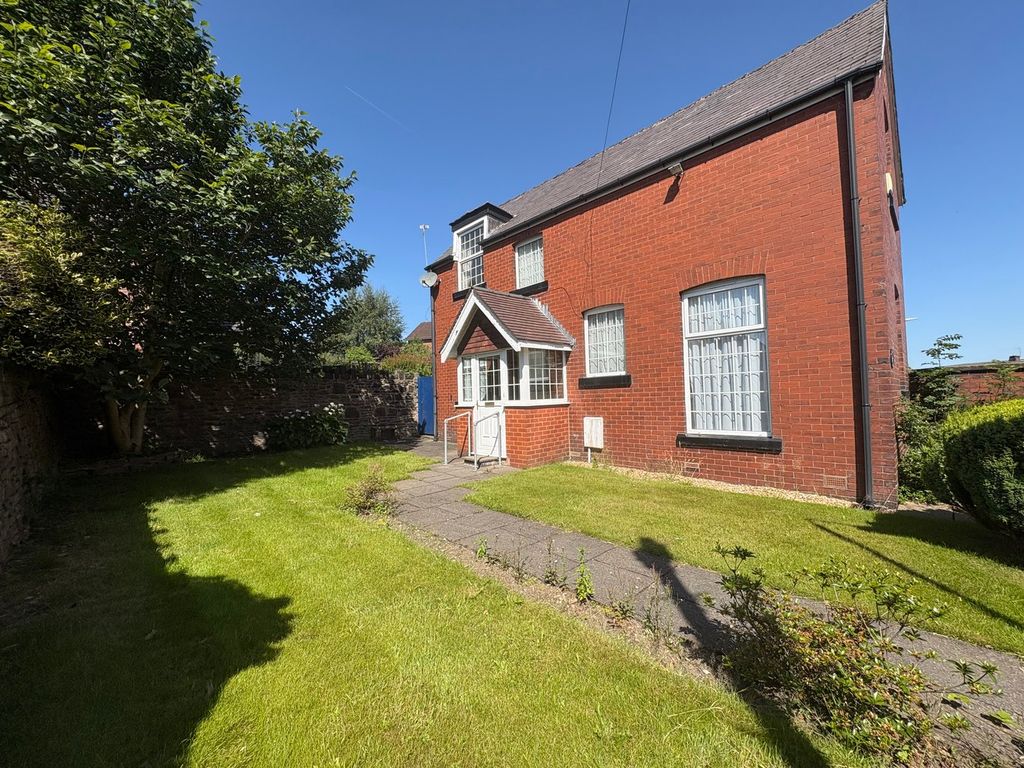 Property photo 1 of 17