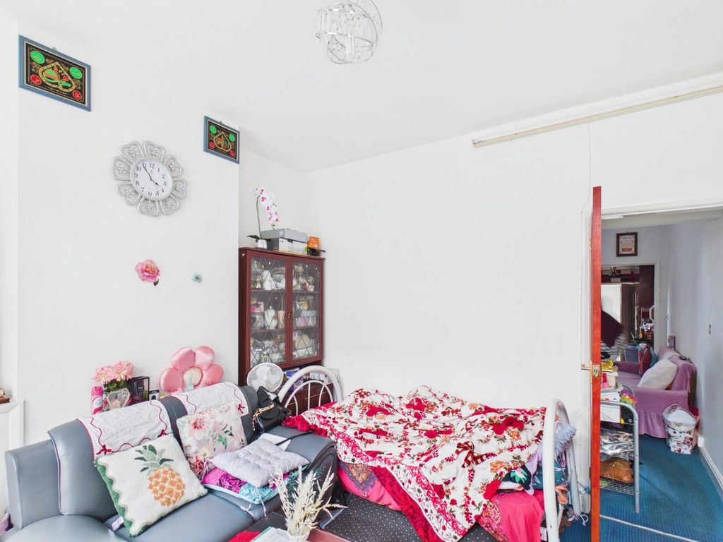 Property photo 2 of 16 Cam03039G0-Pr0237-Still001.Jpg