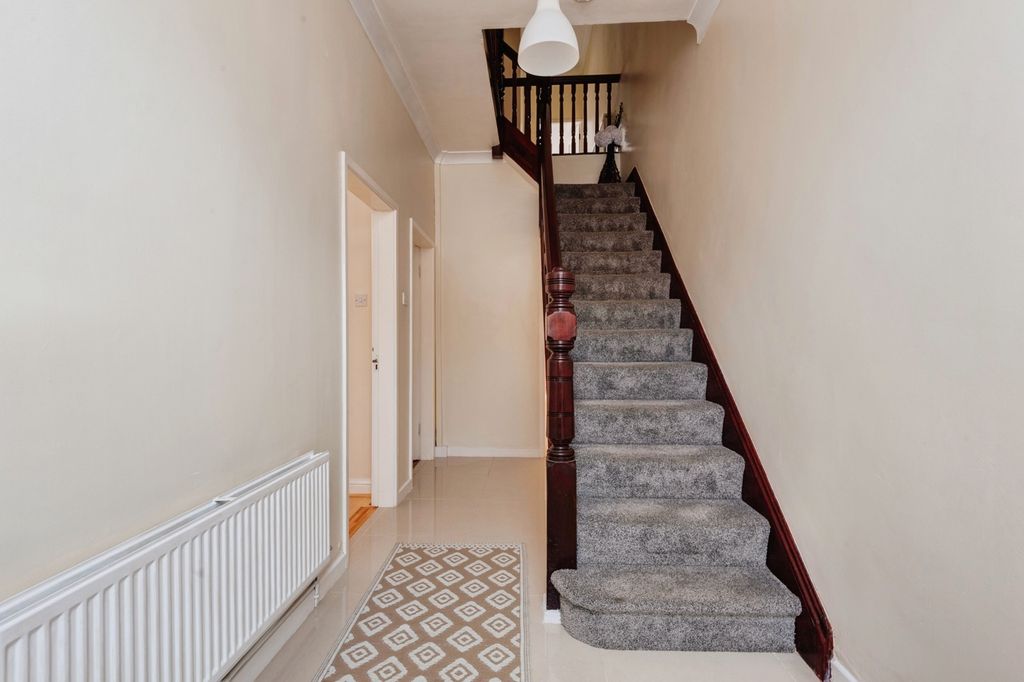 Property photo 2 of 20 Pbox-Img.Jpg