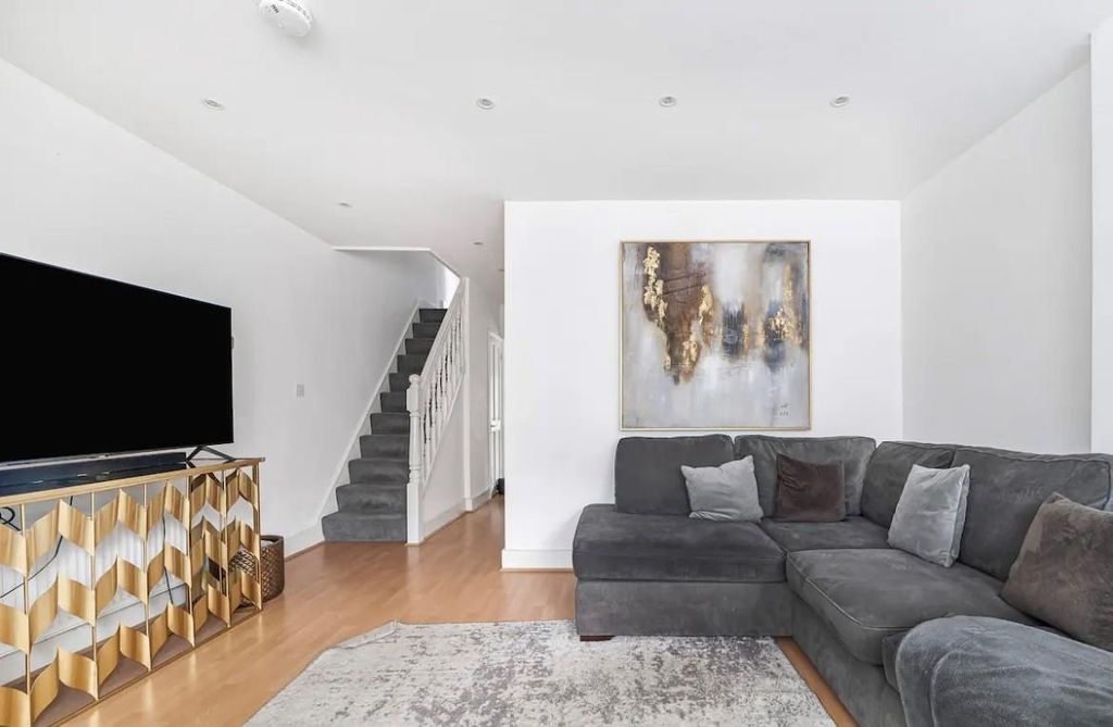 Property photo 2 of 13 8.Jpg