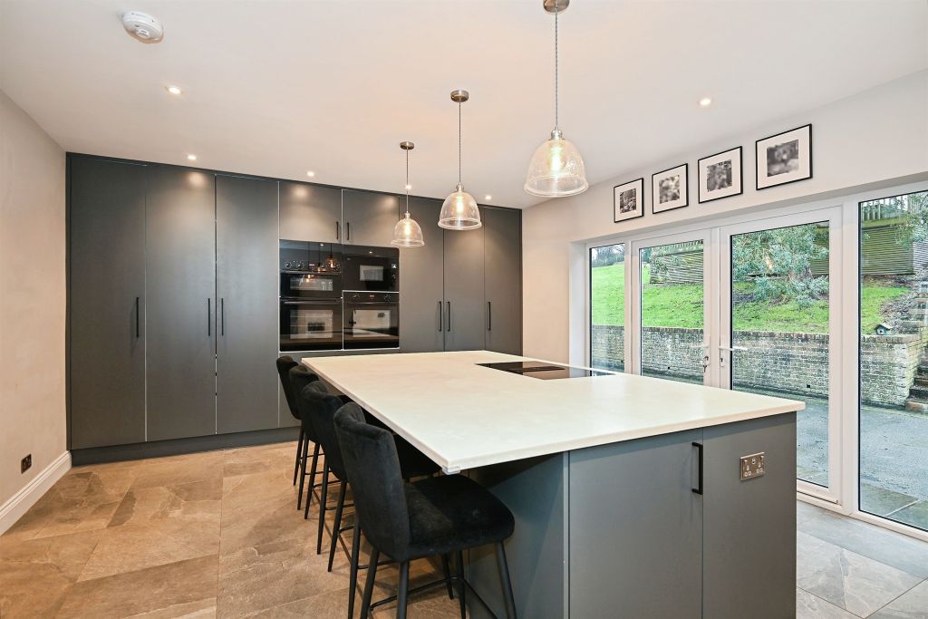 Property photo 2 of 32