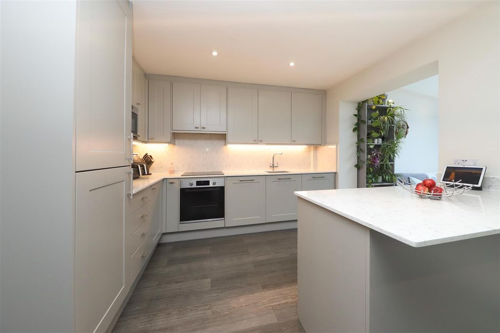 Property photo 2 of 15 Kitchen/Diner