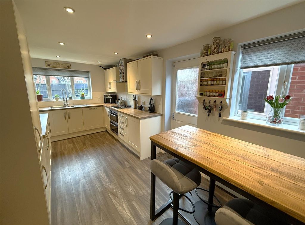 Additional image 7 of 4 bed detached house for saleNewstead Way, Loughborough, Leicestershire LE11