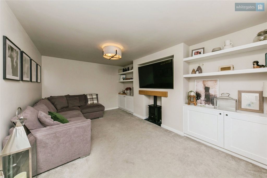 Property photo 2 of 19 Picture No. 31