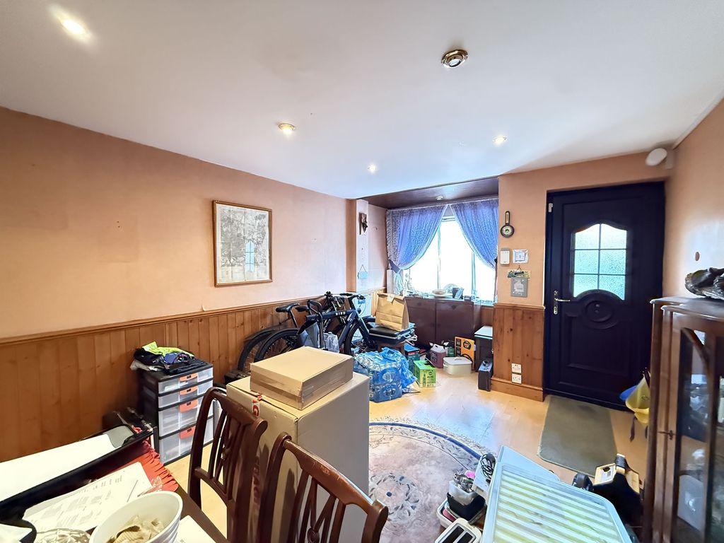 Property photo 2 of 18 Watersid39577430-10-2025__11-13-33_Img_3996.Jpg