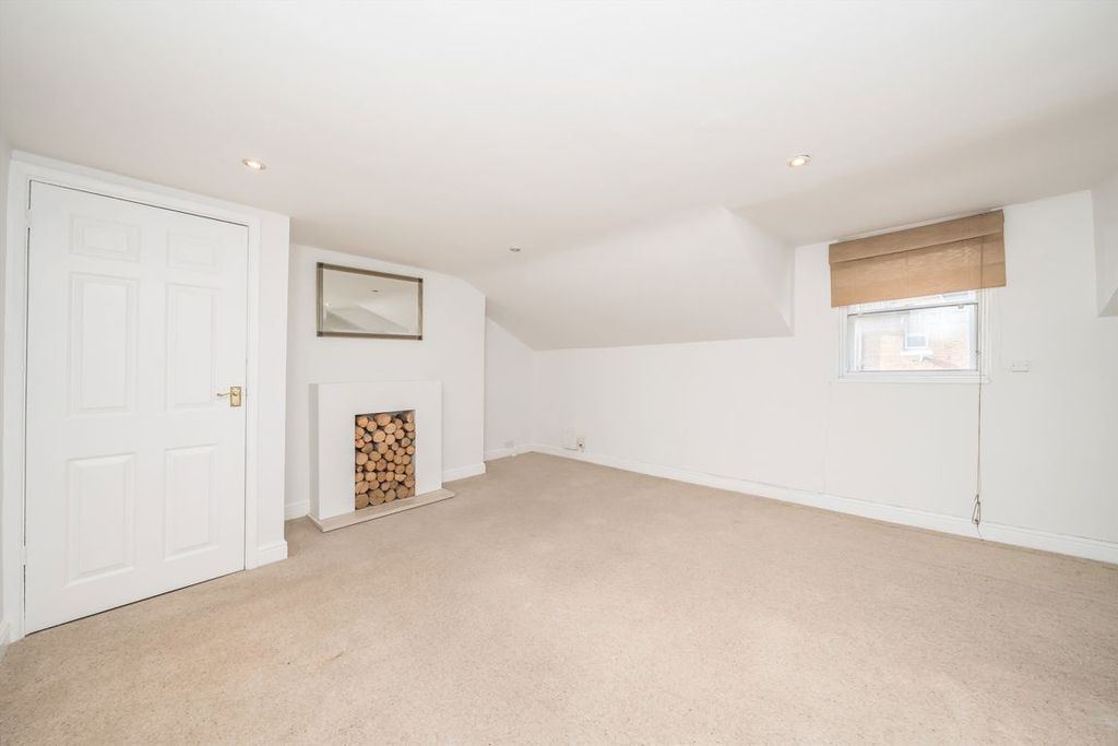 Property photo 2 of 4