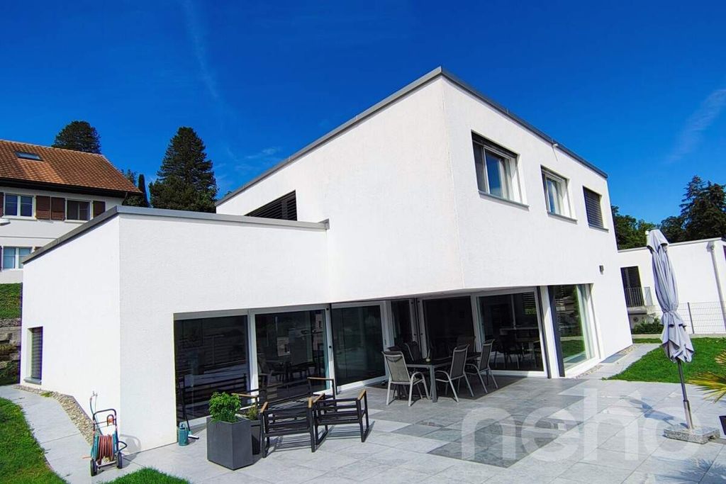 Property photo 3 of 13