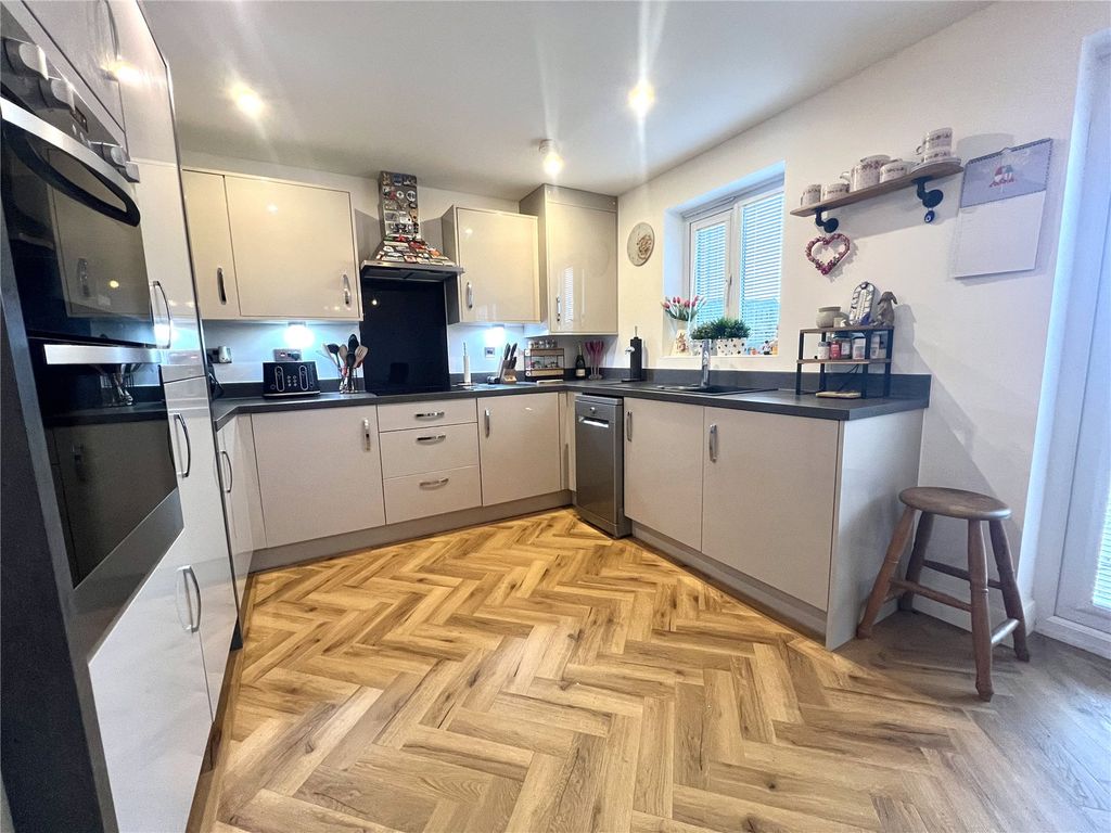 Property photo 3 of 22 Picture No. 02