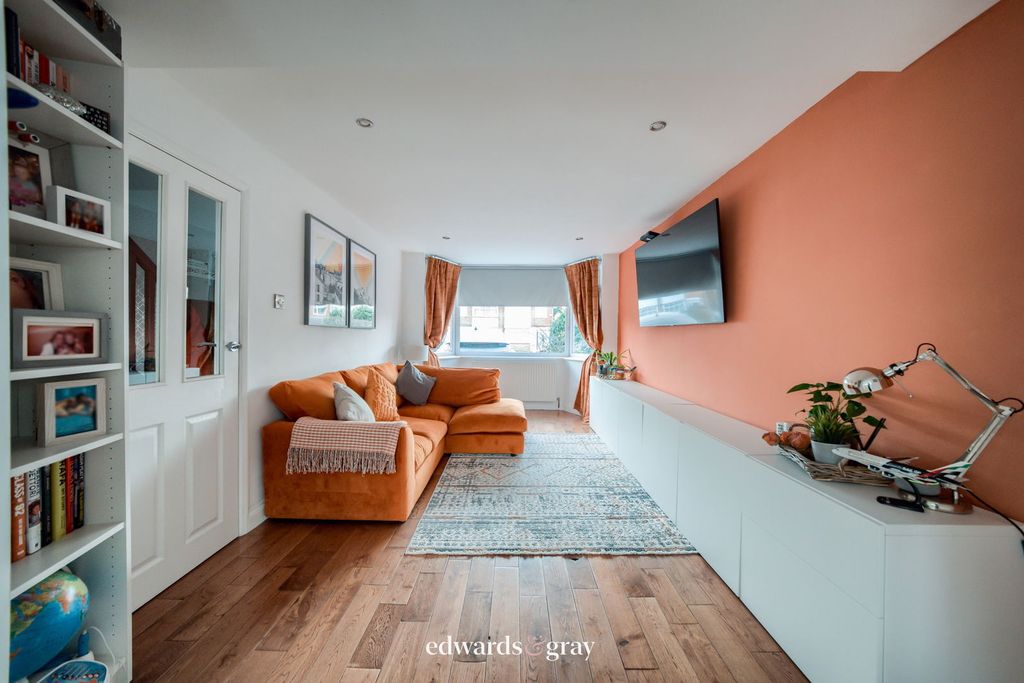 Property photo 2 of 17