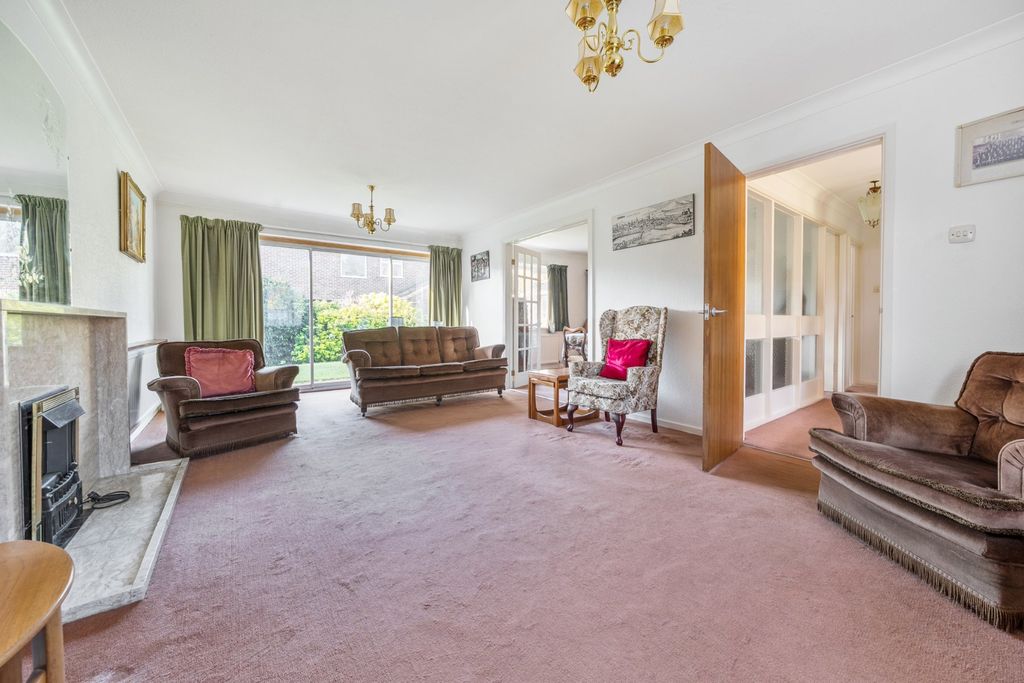 Property photo 2 of 21 Picture No. 11