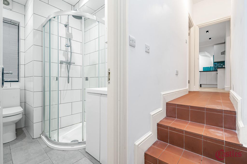 Property photo 2 of 28 Bathroom