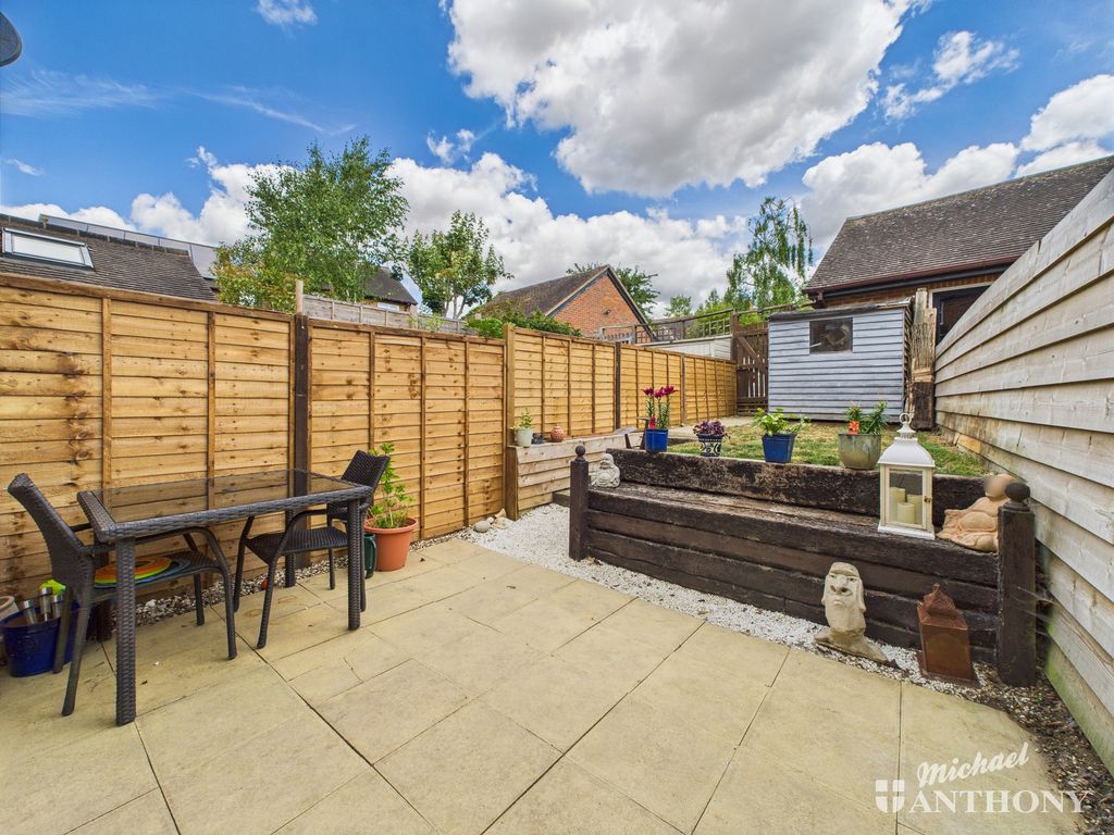 Property photo 3 of 16 Cam02773G0-Pr0329-Still001