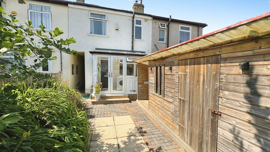 Property photo 1 of 25