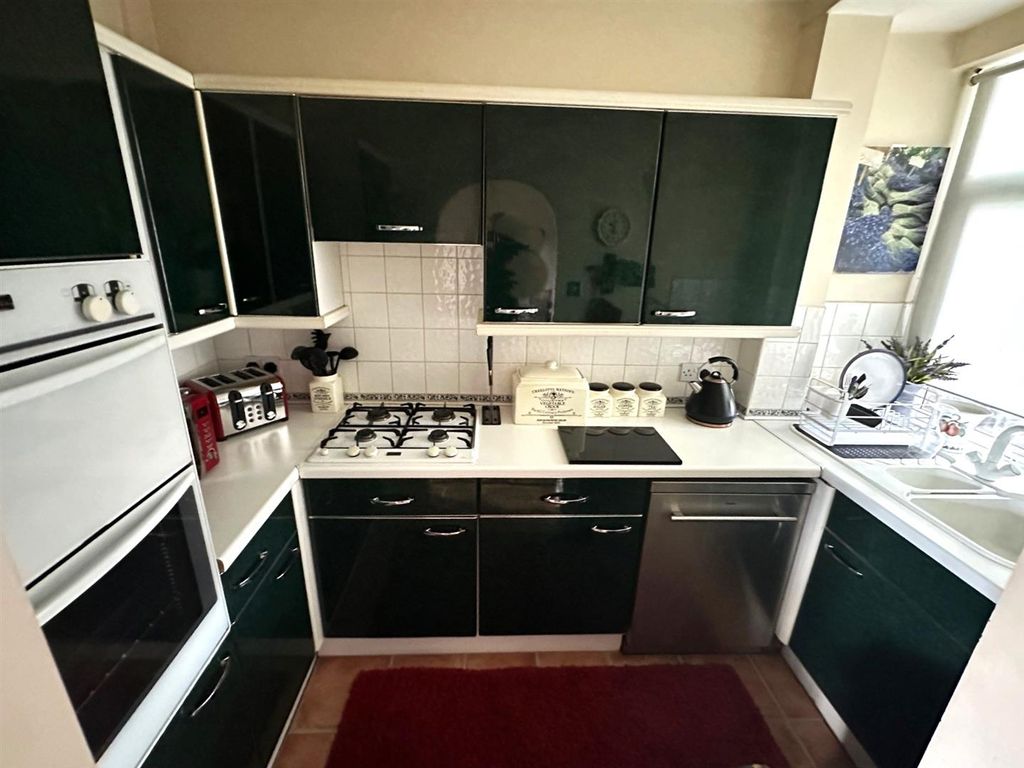 Property photo 3 of 34