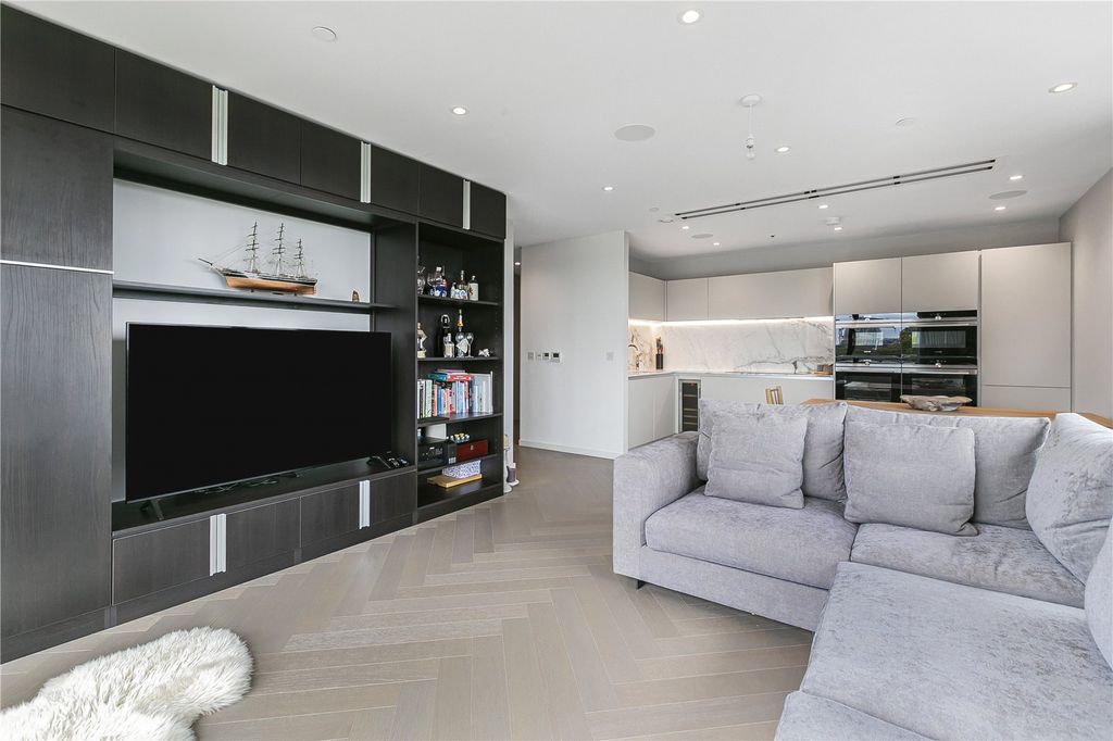 Property photo 1 of 21 Reception Room