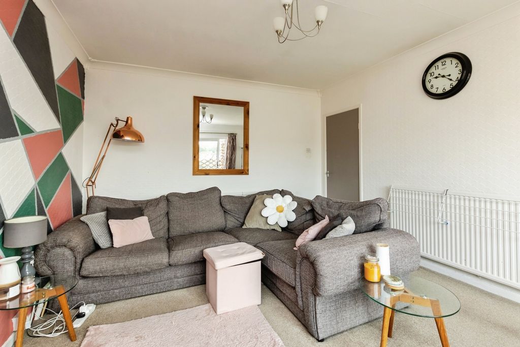 Property photo 2 of 17 Photo
