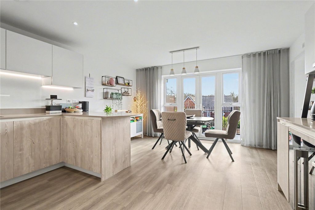 Property photo 3 of 28 Kitchen Diner