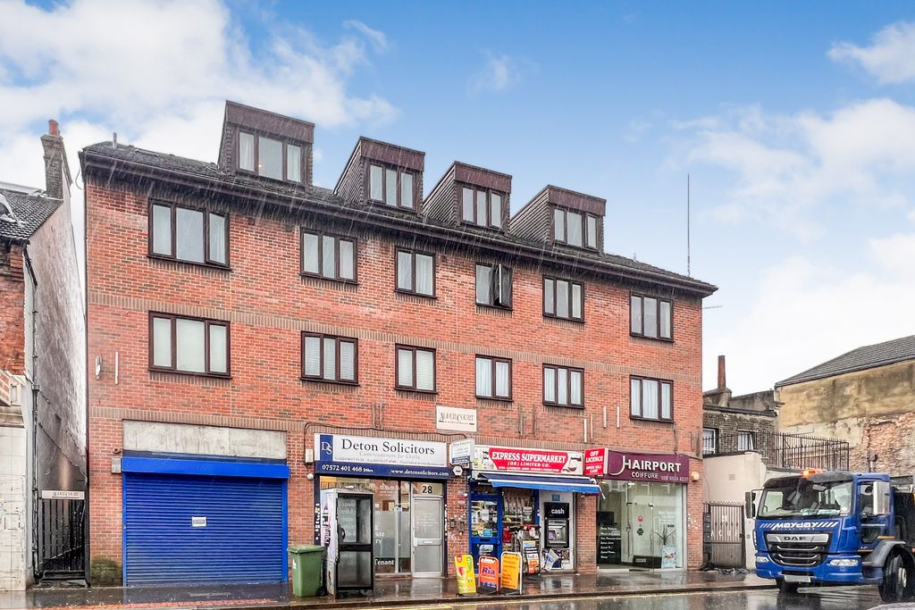 Property photo 1 of 7 11 Alder Court, Portland Road, London, Se25 4Pf