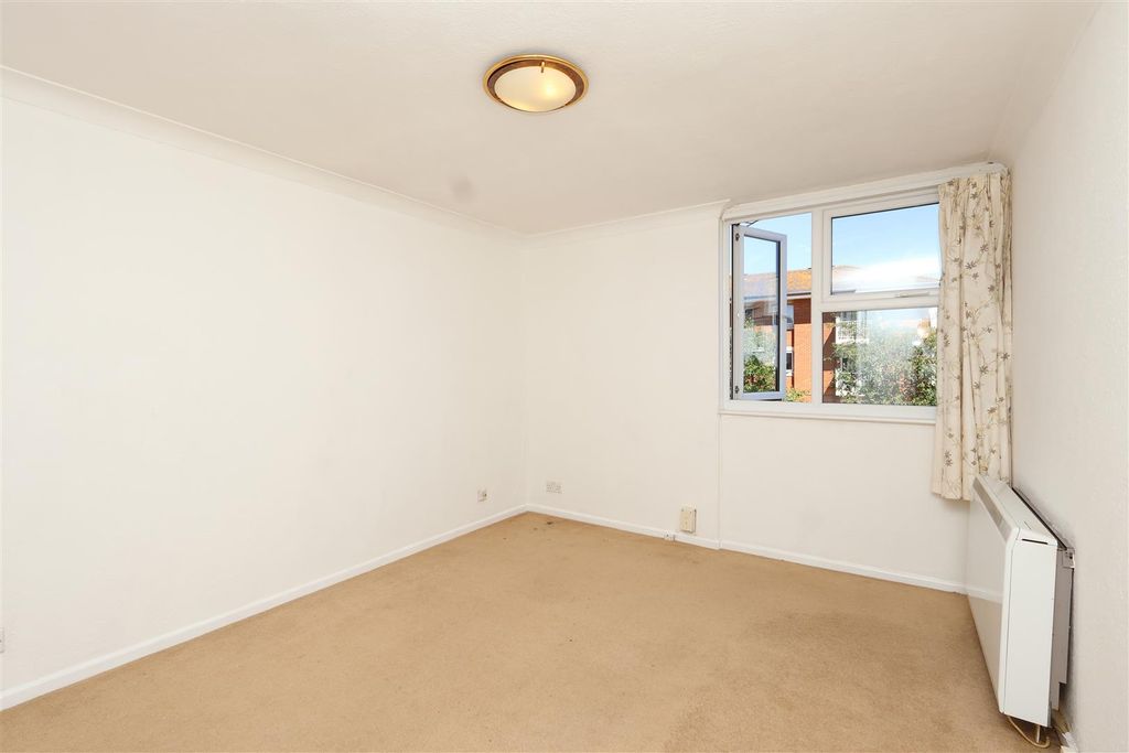 Property photo 3 of 10 Living Room