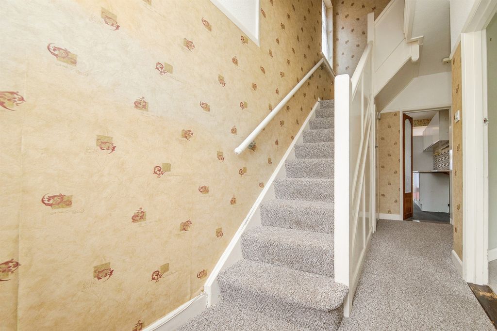 Property photo 2 of 21