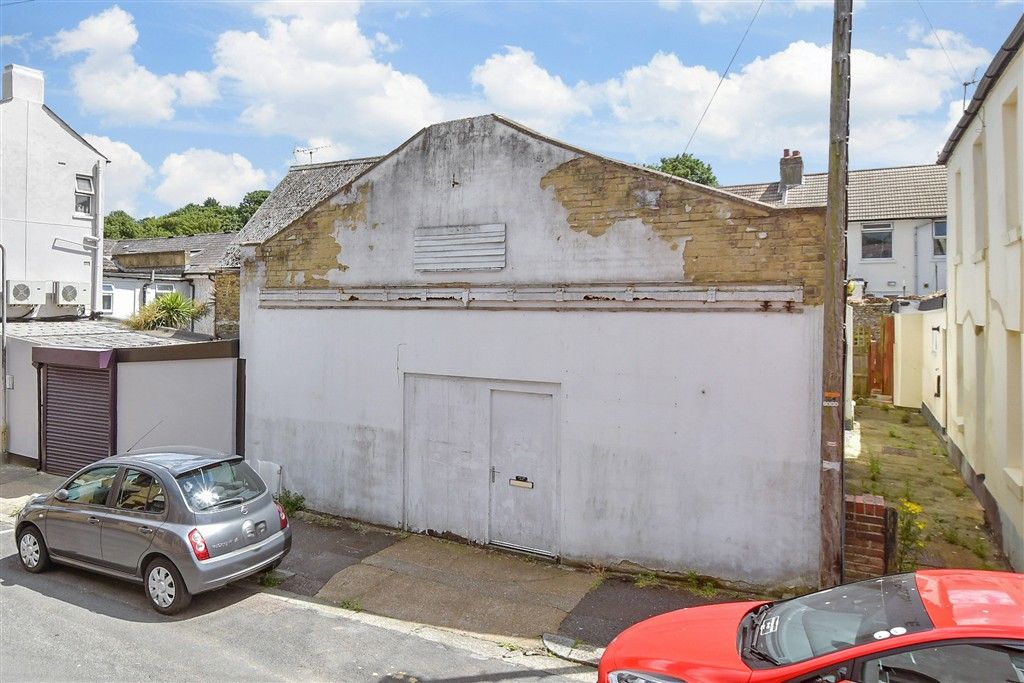 Property photo 3 of 12 External (Web)...